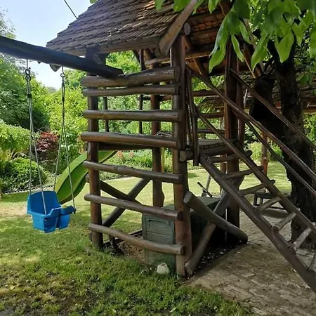 Tuenderkert * Дебрецен