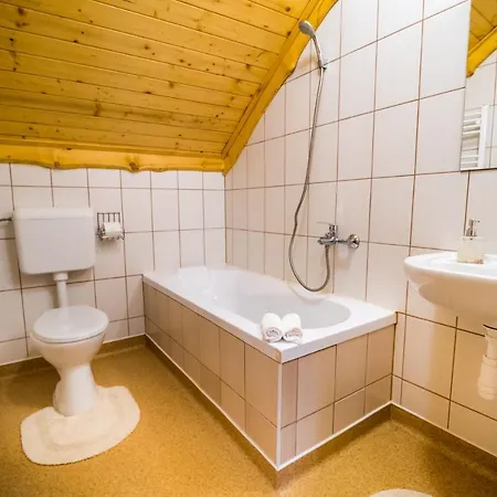 Tuenderkert Apartament *