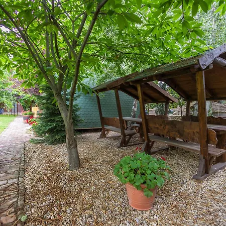 Tuenderkert Apartament Debreţin